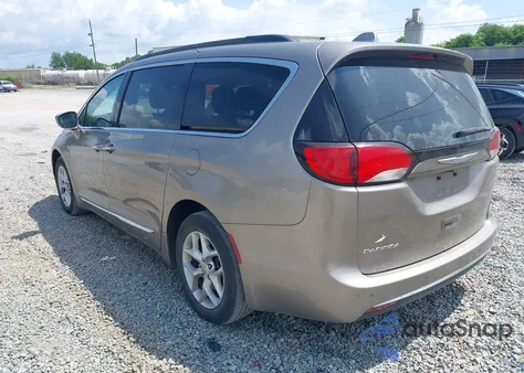 2017 Chrysler Pacifica Touring-L z USA, uszkodzony, nr VIN 2C4RC1BG9HR668654